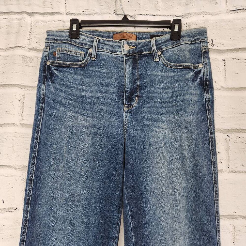 Judy Blue Womens Blue Denim Raw Hem Straight Fit Jeans Medium Wash Size 15/32 - Picture 2 of 13